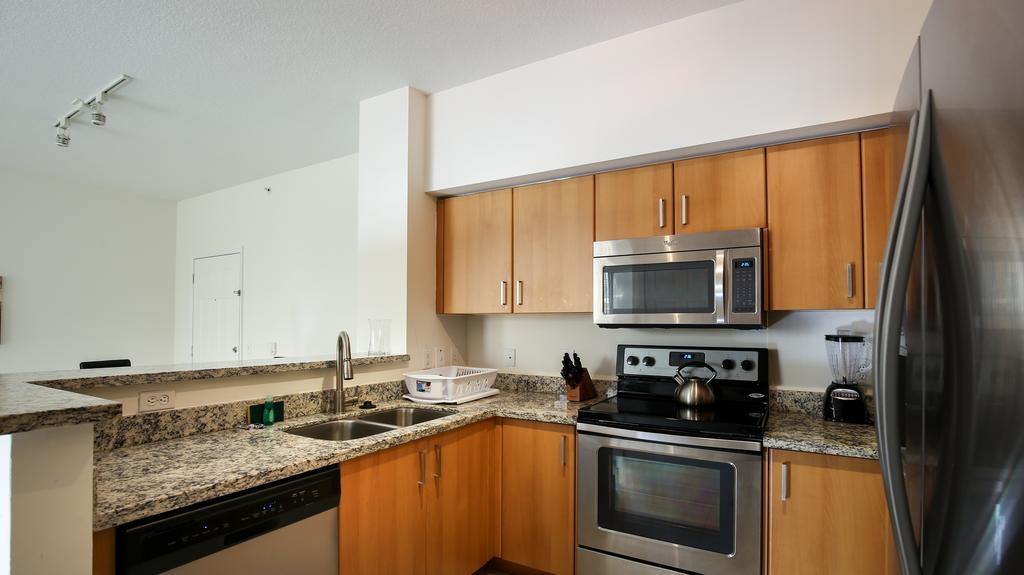 Pelicanstay In Coral Gables Miami Exterior photo