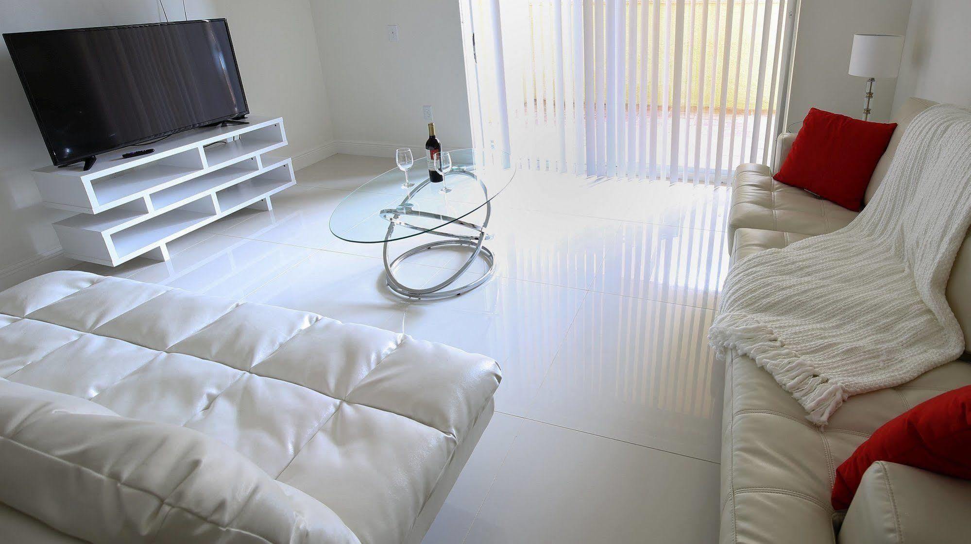 Pelicanstay In Coral Gables Miami Exterior photo