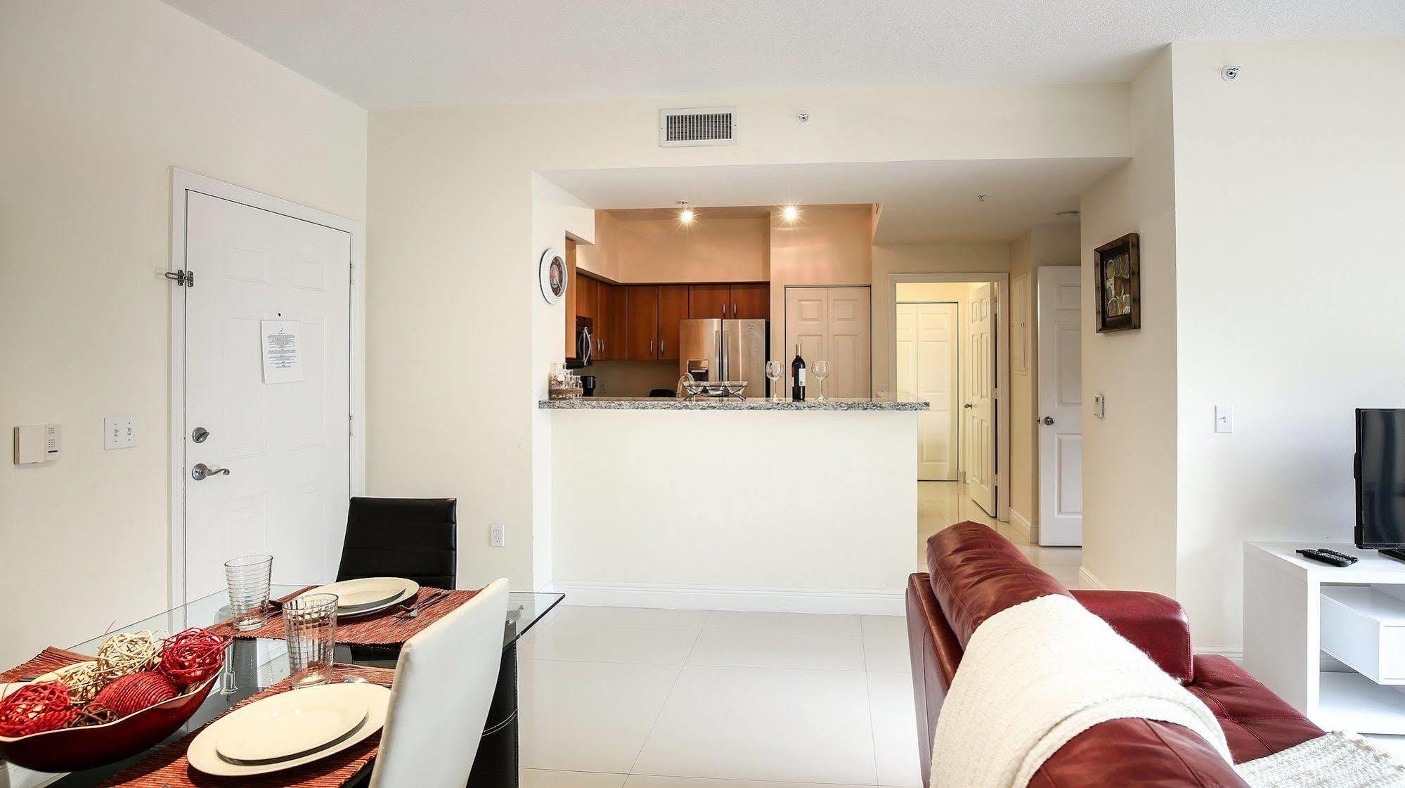 Pelicanstay In Coral Gables Miami Exterior photo