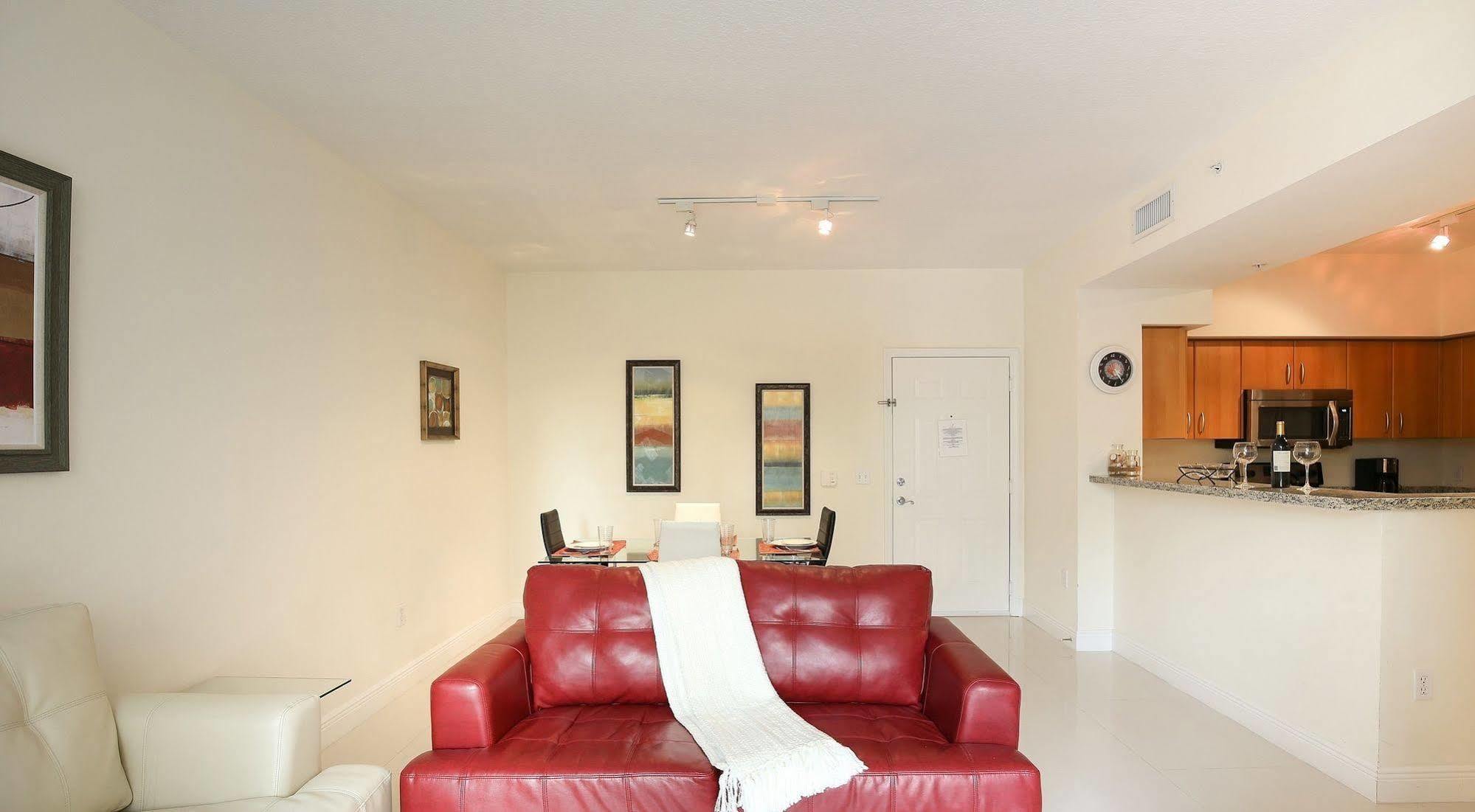 Pelicanstay In Coral Gables Miami Exterior photo